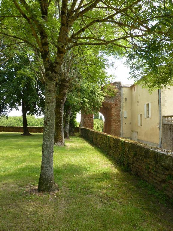 Le Dormeur Du Val Le Mas-d'Agenais Exterior photo